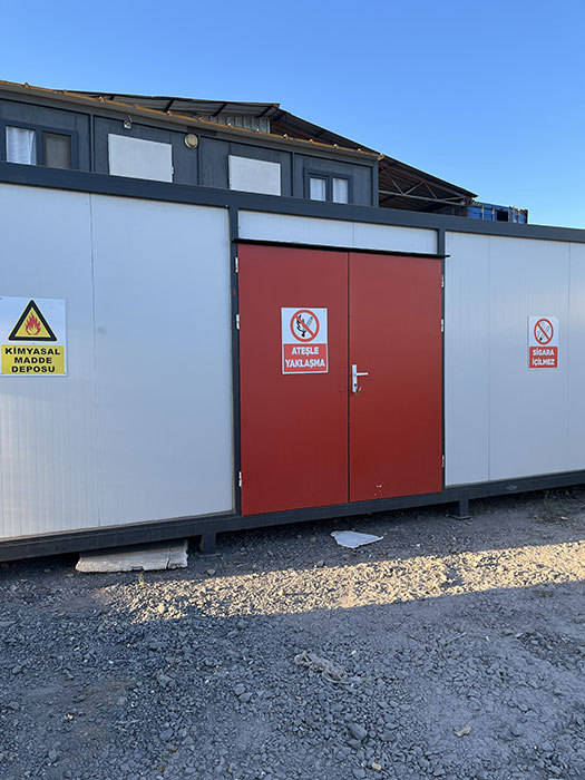 Atık Konteyner imalatı, tehlikeli atık konteyneri, tıbbi atık konteyneri, kontamine atık konteynerleri, Kimyasal Atık Konteyneri, atık depolama konteynerleri, atık saklama konteynerleri,  hastane atık konteynerleri imalatı